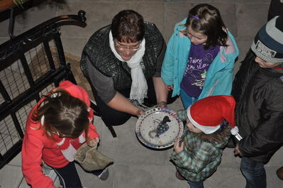 Die Kinder haben den Beutel geöffnet....