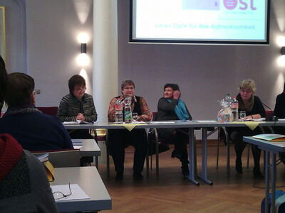 MdL Regine Kanis (2. v.li.) bei der Podiumsdiskussion im Geraer Rathaus