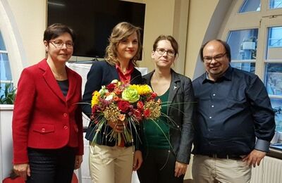 Die 3 Kreisvorsitzenden gratulieren Elisabeth Kaiser (Bild: Peter Glotz).