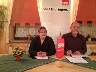 im Präsidium Hans-Peter Perschke SPD-Kreisvorsitzender